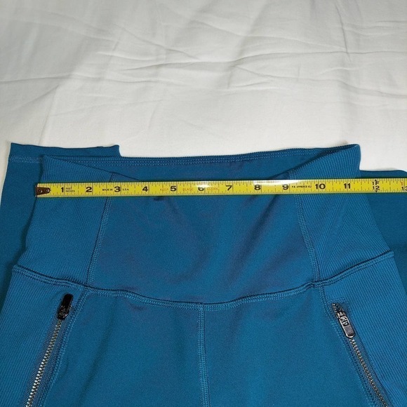 Old Navy Elevate Leggings, Go Dry Pants, Compression, Pockets - Picture 3 of 9